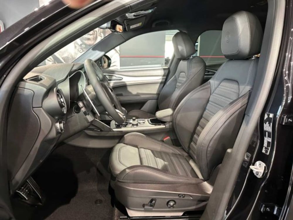 Alfa Romeo Stelvio nuova a Sondrio (10)