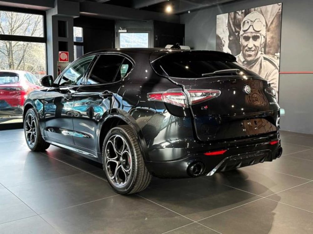 Alfa Romeo Stelvio nuova a Sondrio (3)