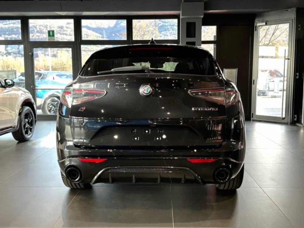 Alfa Romeo Stelvio nuova a Sondrio (4)