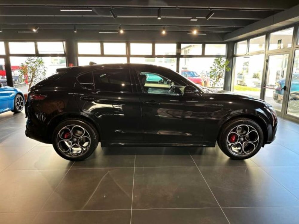 Alfa Romeo Stelvio nuova a Sondrio (6)