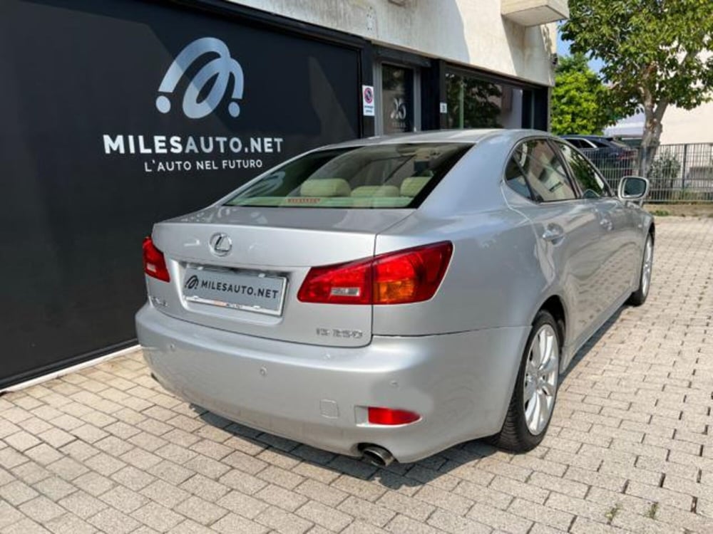 Lexus IS usata a Padova (13)