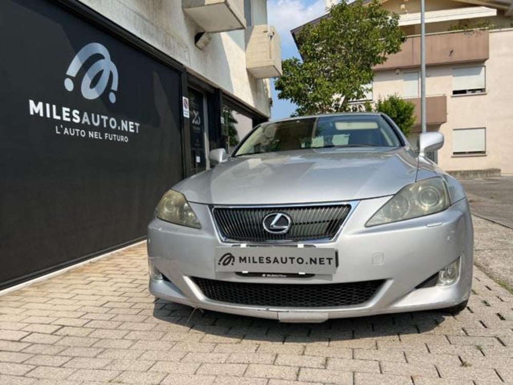 Lexus IS usata a Padova (14)