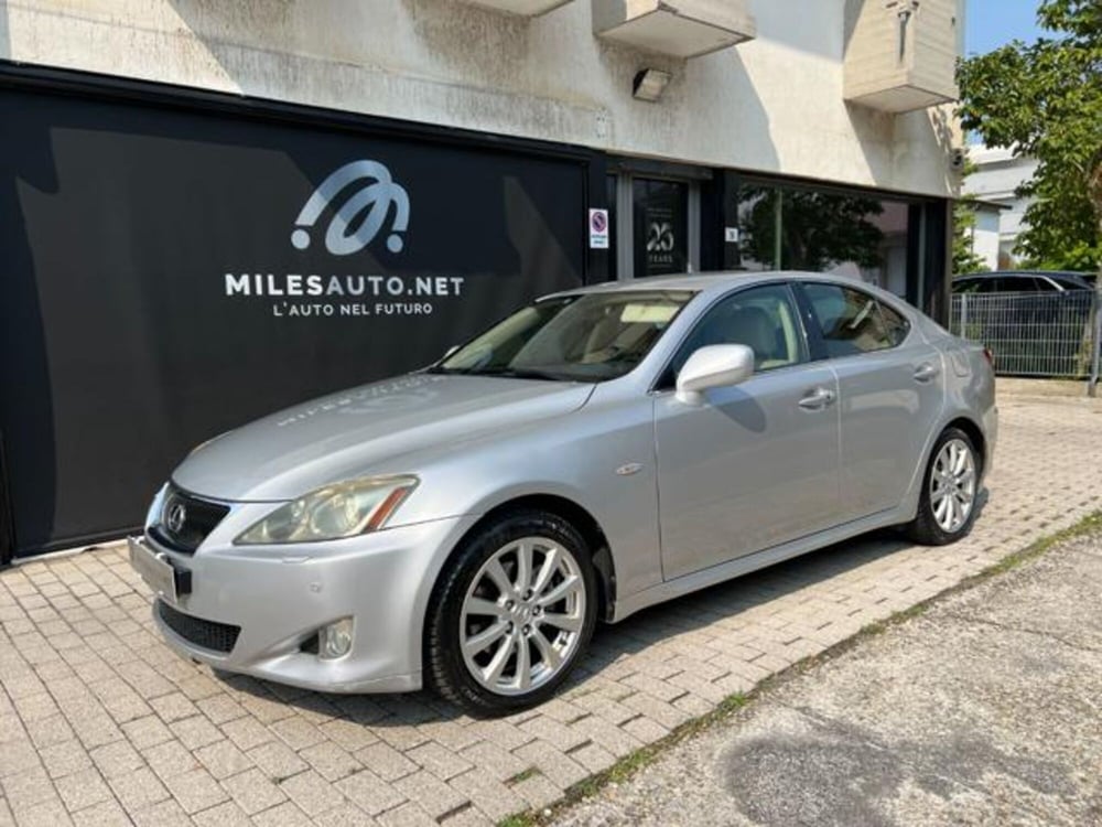 Lexus IS usata a Padova (16)