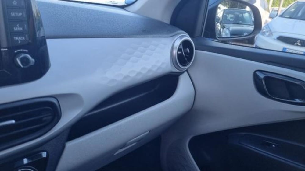 Hyundai i10 nuova a Savona (18)