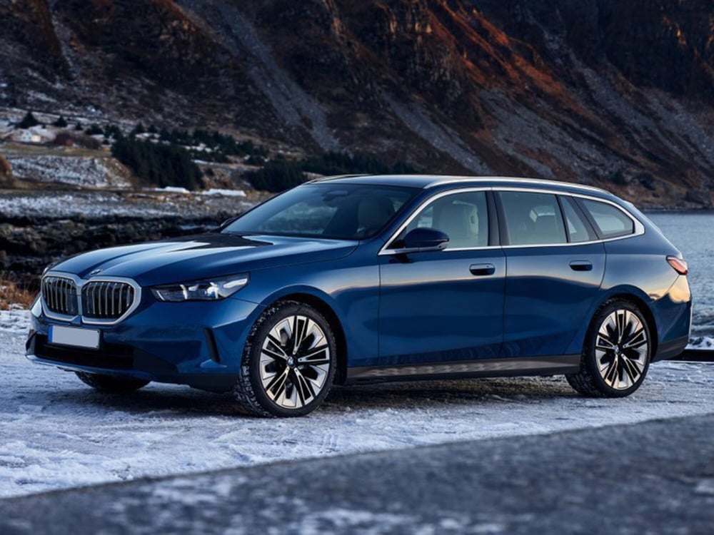 BMW Serie 5 Touring nuova a Torino (2)