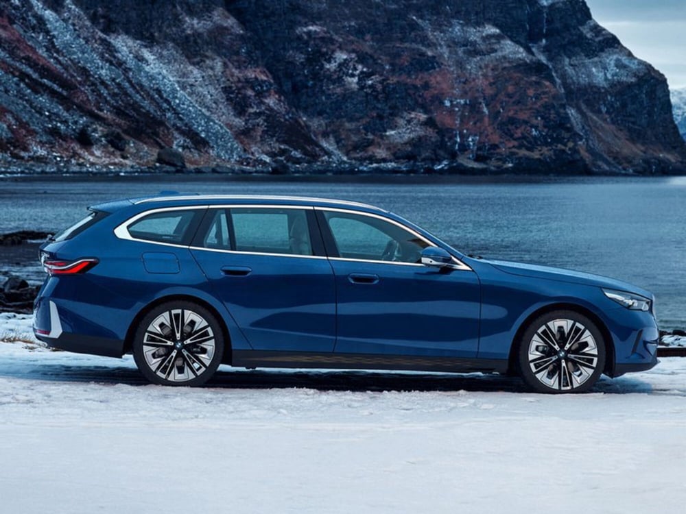 BMW Serie 5 Touring nuova a Torino (3)