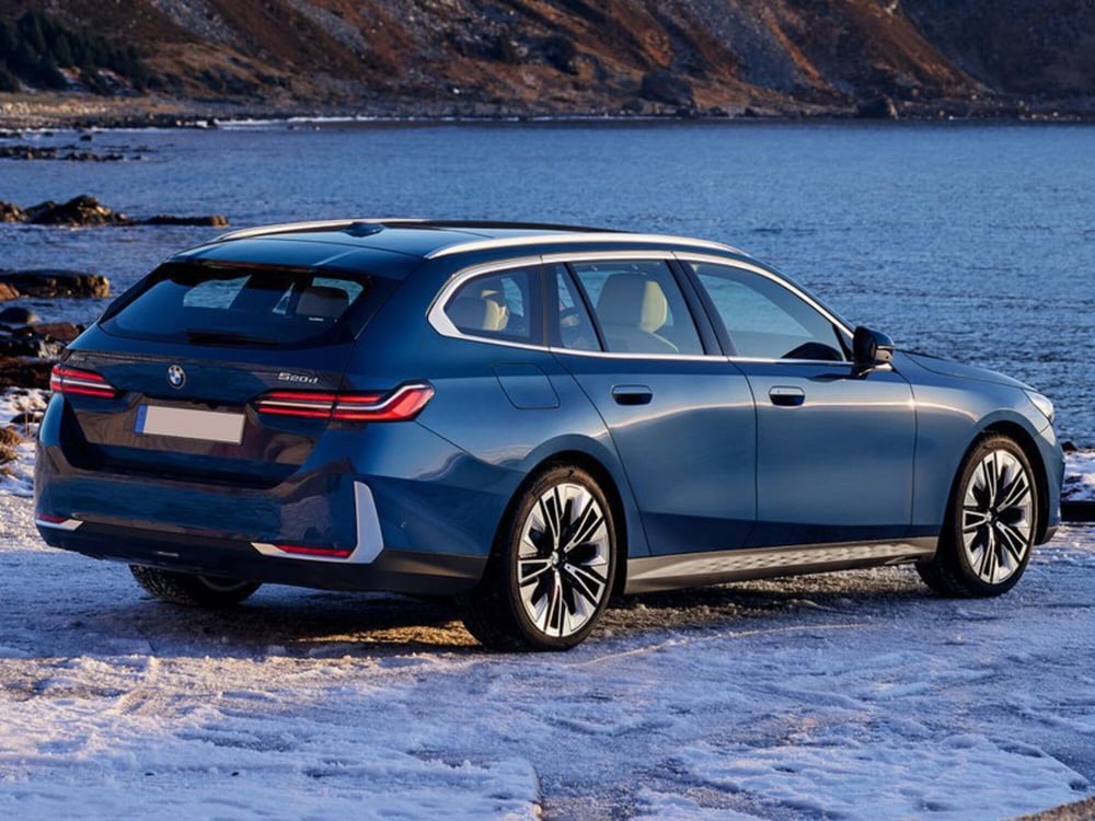 BMW Serie 5 Touring nuova a Torino (5)