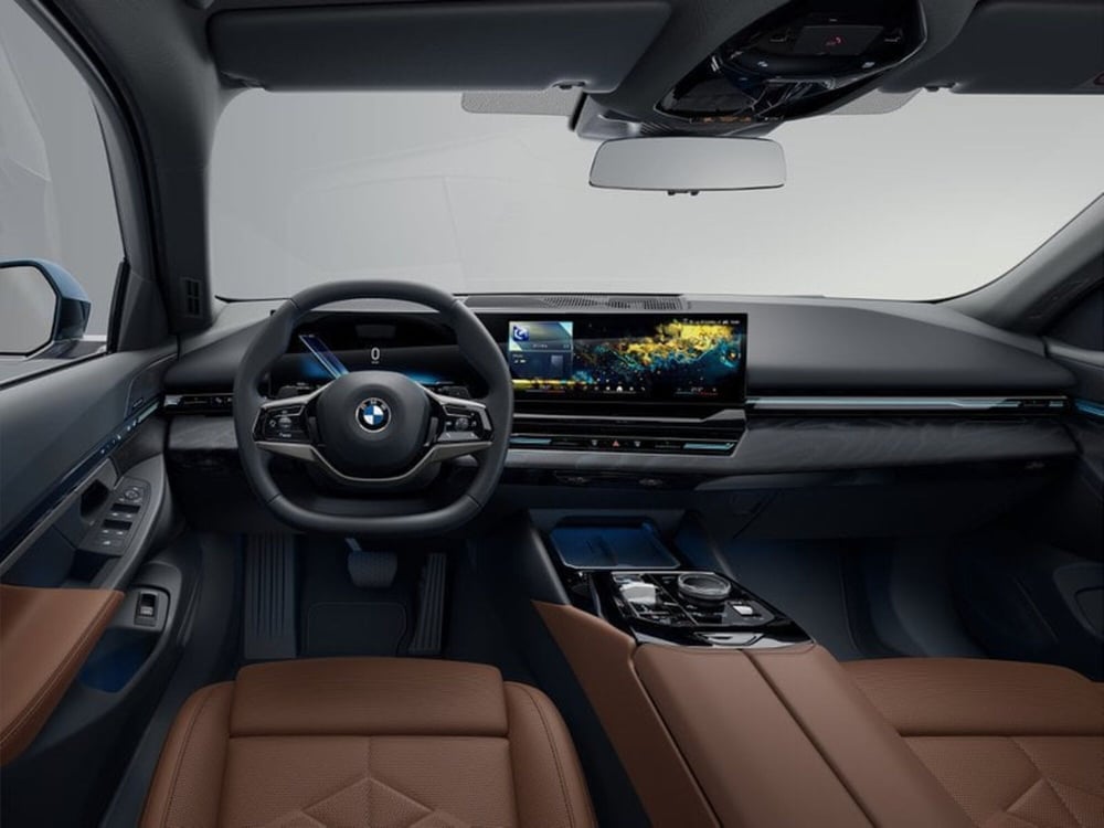 BMW Serie 5 Touring nuova a Torino (6)