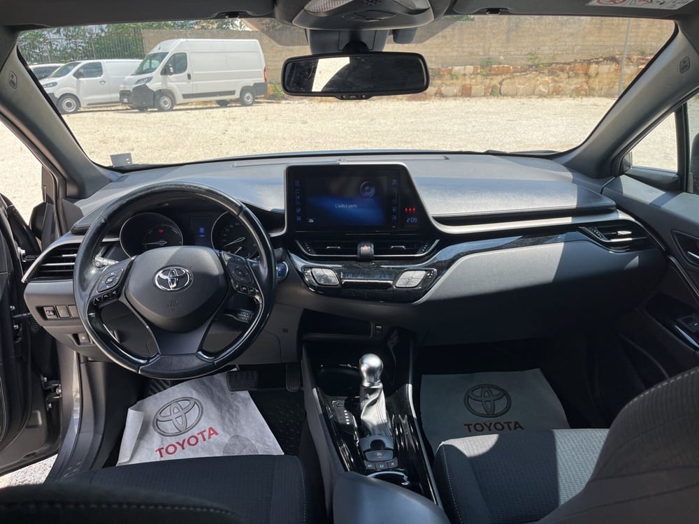 Toyota Toyota C-HR usata a Ragusa (10)