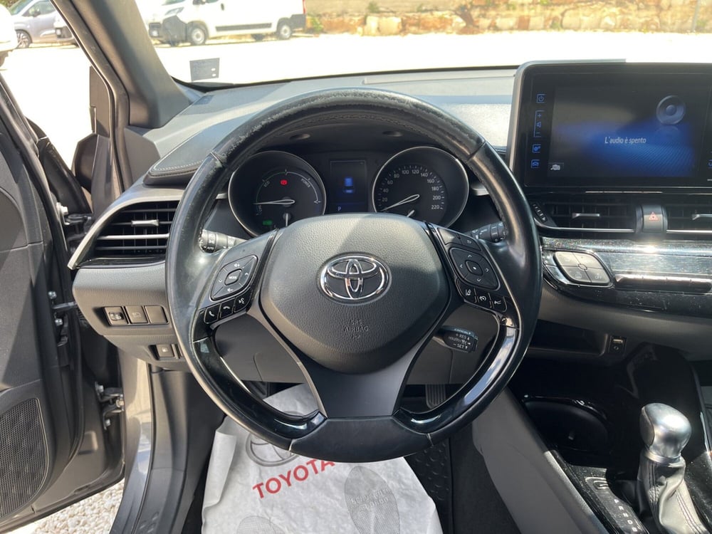 Toyota Toyota C-HR usata a Ragusa (11)