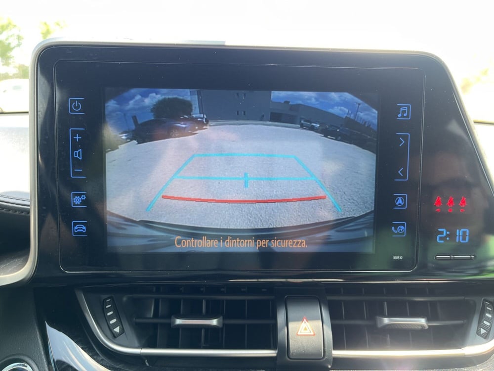 Toyota Toyota C-HR usata a Ragusa (14)