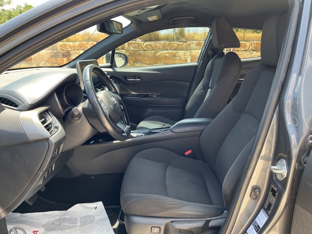 Toyota Toyota C-HR usata a Ragusa (9)