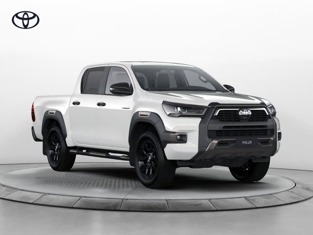 Toyota Hilux nuova a Cremona