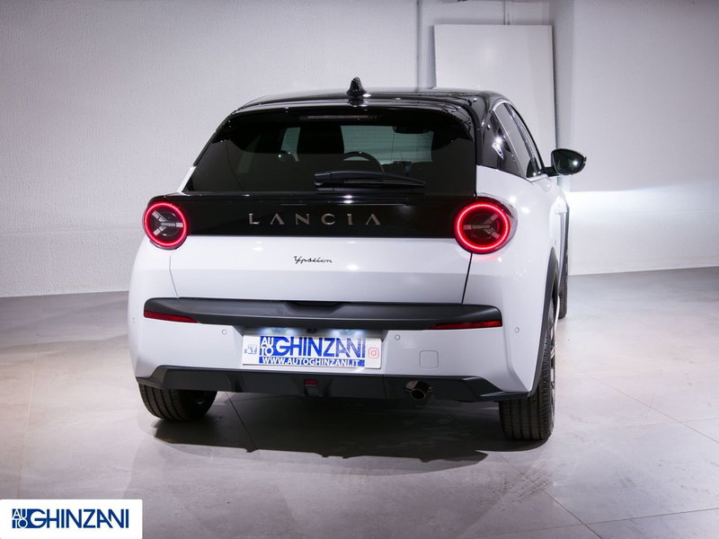 Lancia Ypsilon nuova a Bergamo (6)