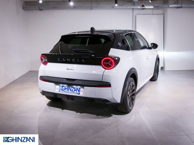 Lancia Ypsilon nuova a Bergamo (8)
