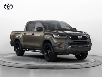 Toyota Hilux 2.8 d-4d 48V double cab Invincible auto nuova a Cremona