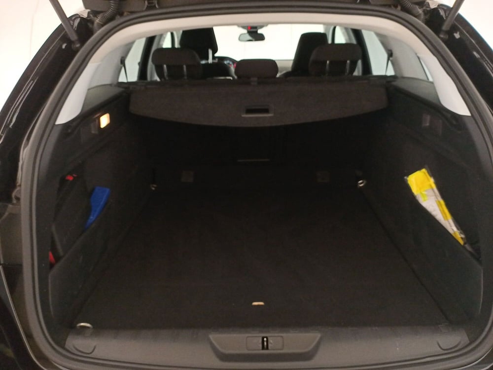 Peugeot 308 SW usata a Taranto (13)