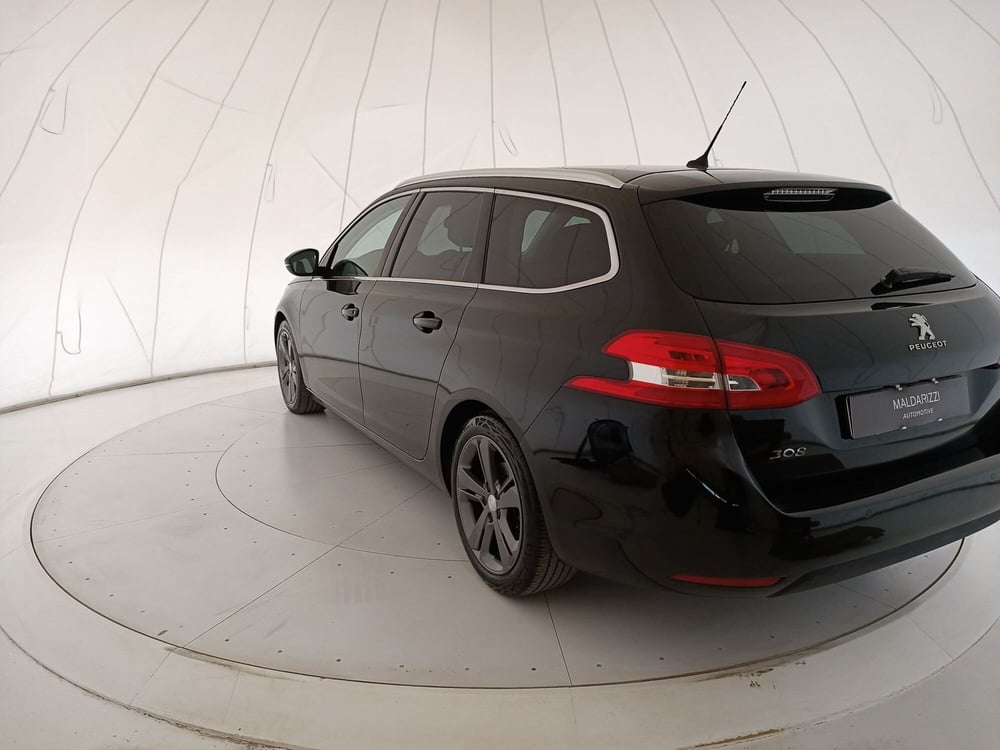 Peugeot 308 SW usata a Taranto (4)