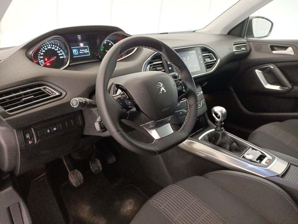 Peugeot 308 SW usata a Taranto (5)