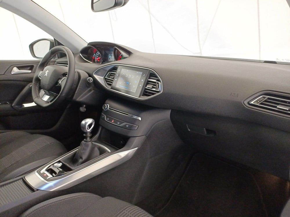 Peugeot 308 SW usata a Taranto (7)