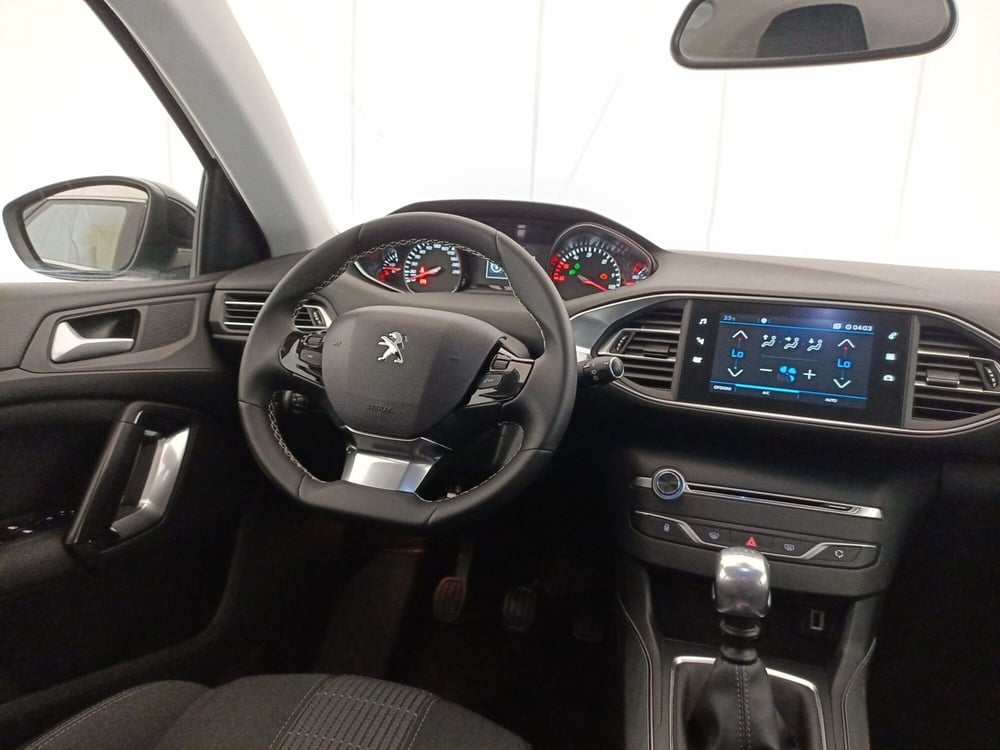 Peugeot 308 SW usata a Taranto (9)