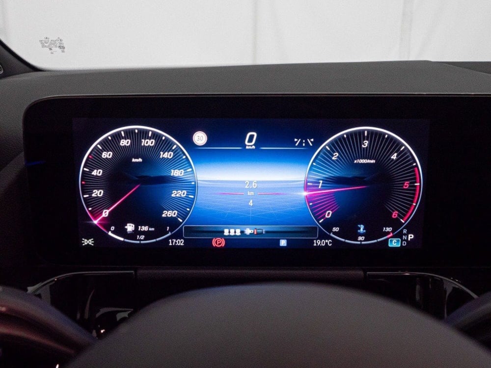 Mercedes-Benz GLA SUV nuova a Macerata (14)