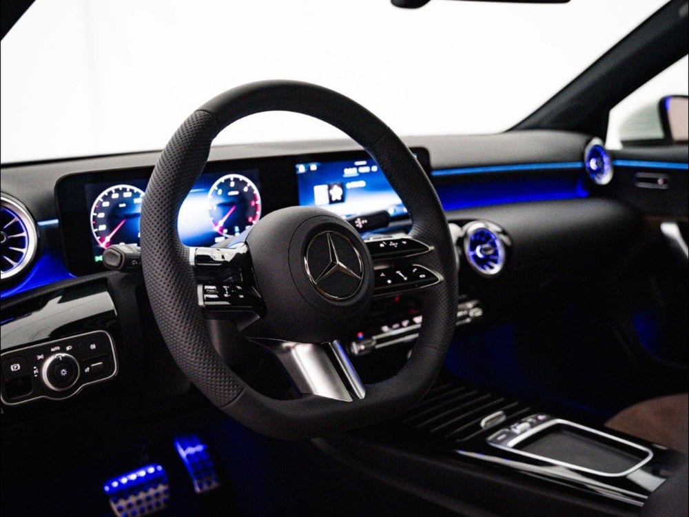 Mercedes-Benz Classe A Sedan nuova a Macerata (10)
