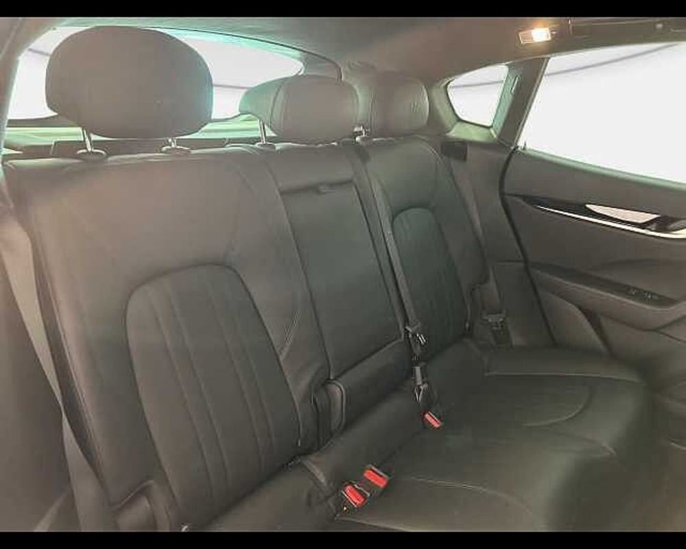 Maserati Levante usata a Roma (9)