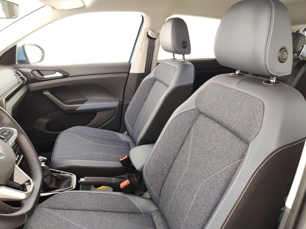Volkswagen T-Cross nuova a Massa-Carrara (9)