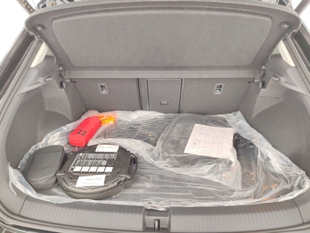 Volkswagen T-Roc usata a Massa-Carrara (16)