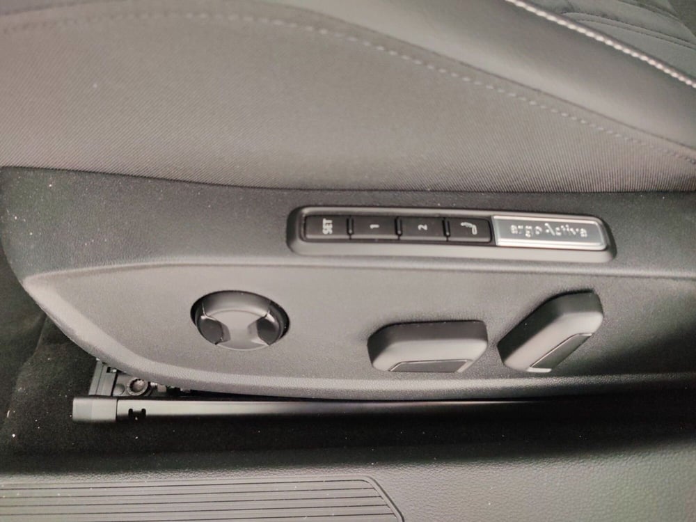 Volkswagen Golf usata a Massa-Carrara (10)