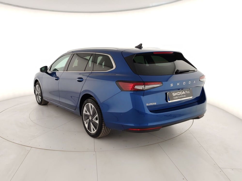 Skoda Superb Station Wagon nuova a Massa-Carrara (2)