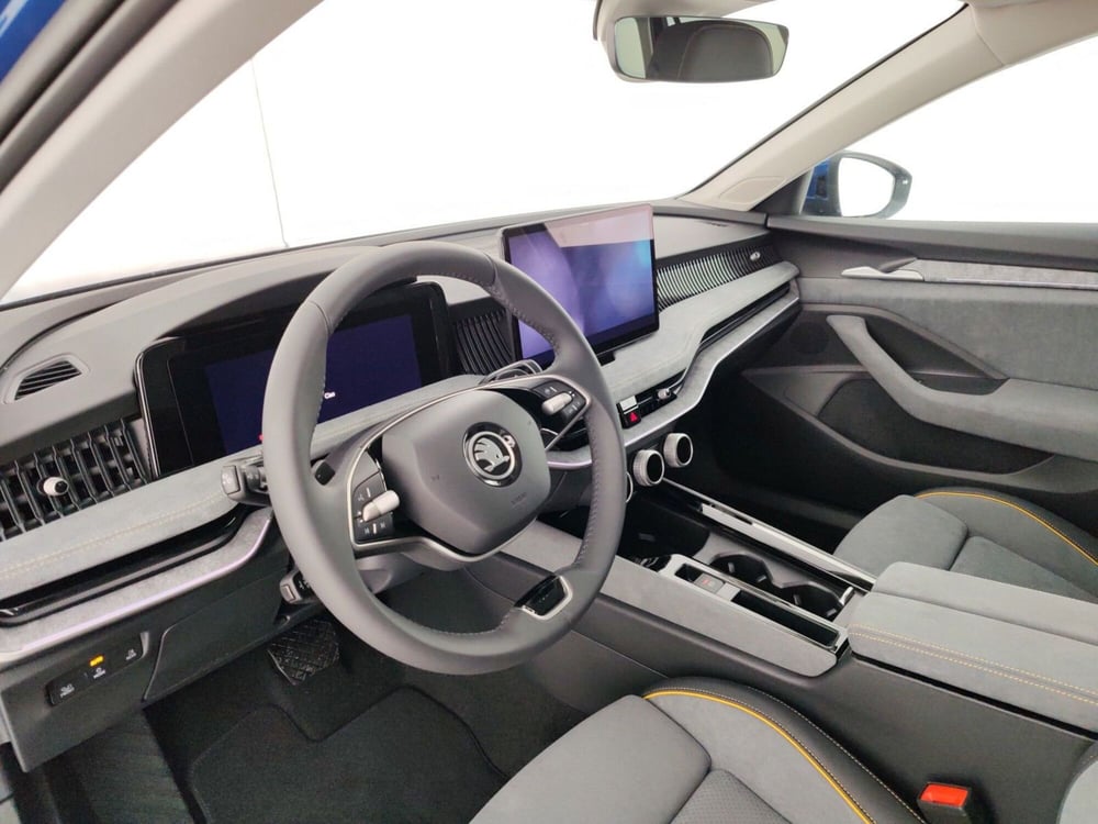 Skoda Superb Station Wagon nuova a Massa-Carrara (8)