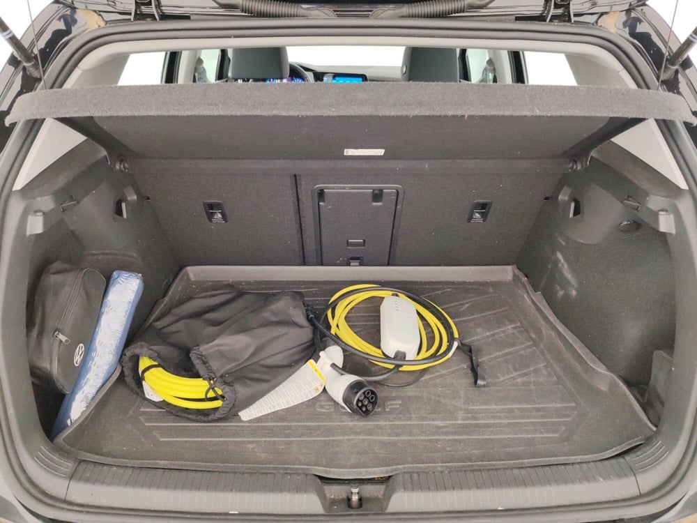 Volkswagen Golf usata a Massa-Carrara (17)