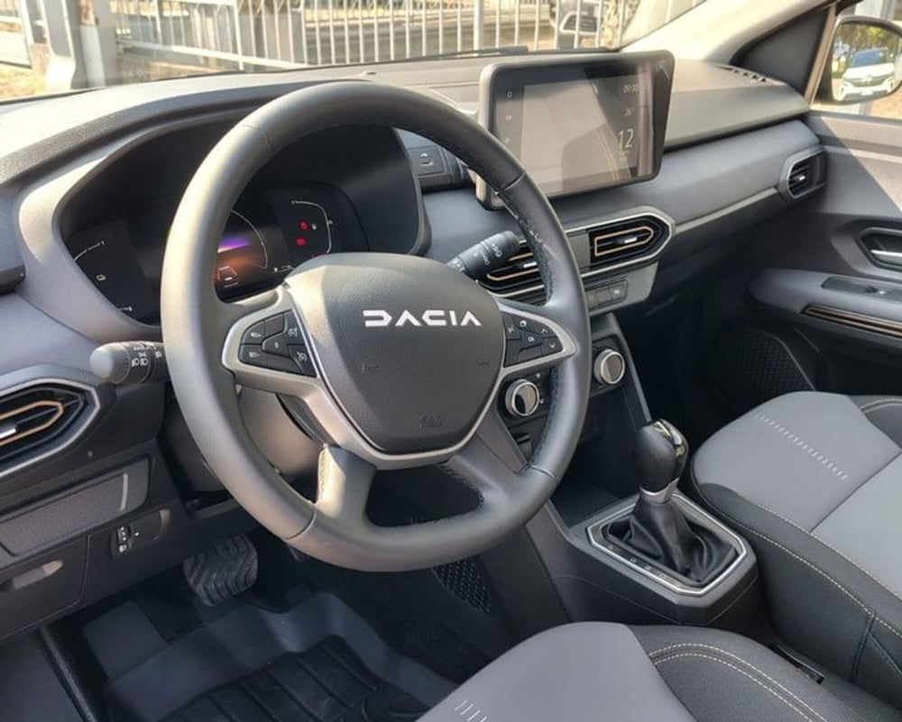 Dacia Jogger nuova a Rimini (4)