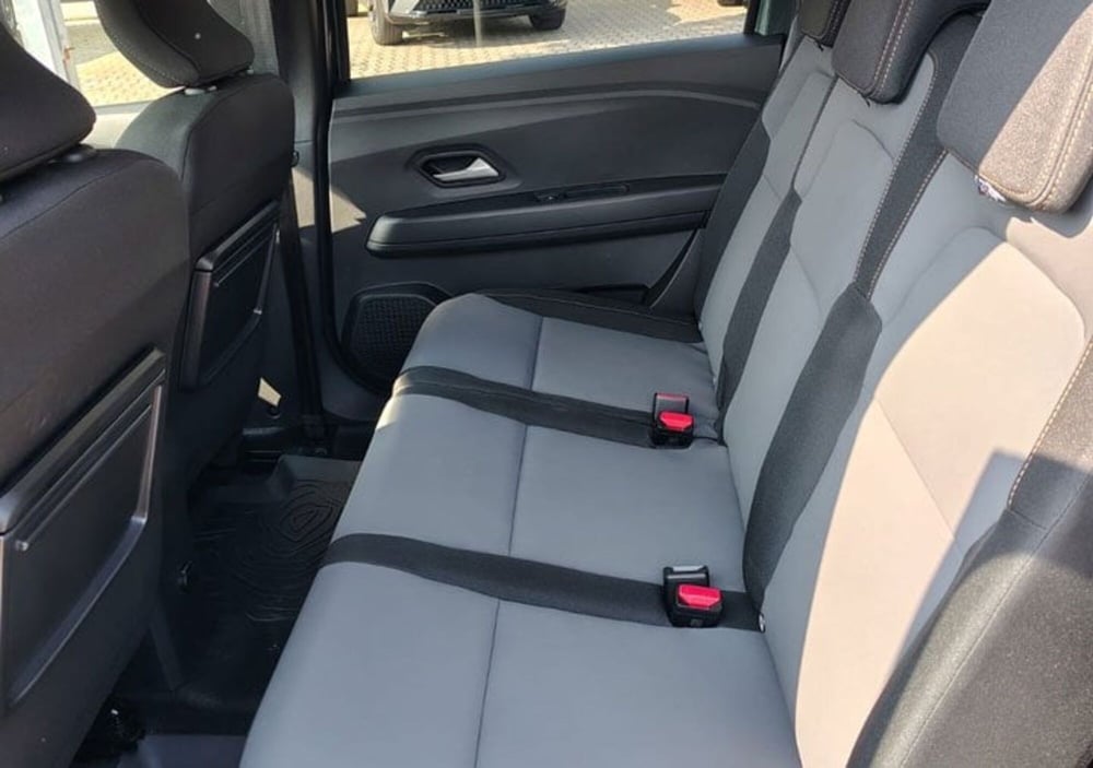 Dacia Jogger nuova a Rimini (5)