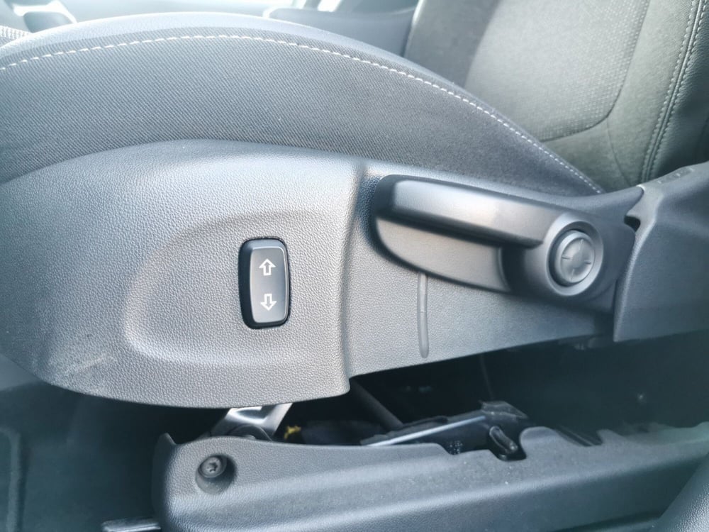 Opel Crossland usata a Taranto (15)