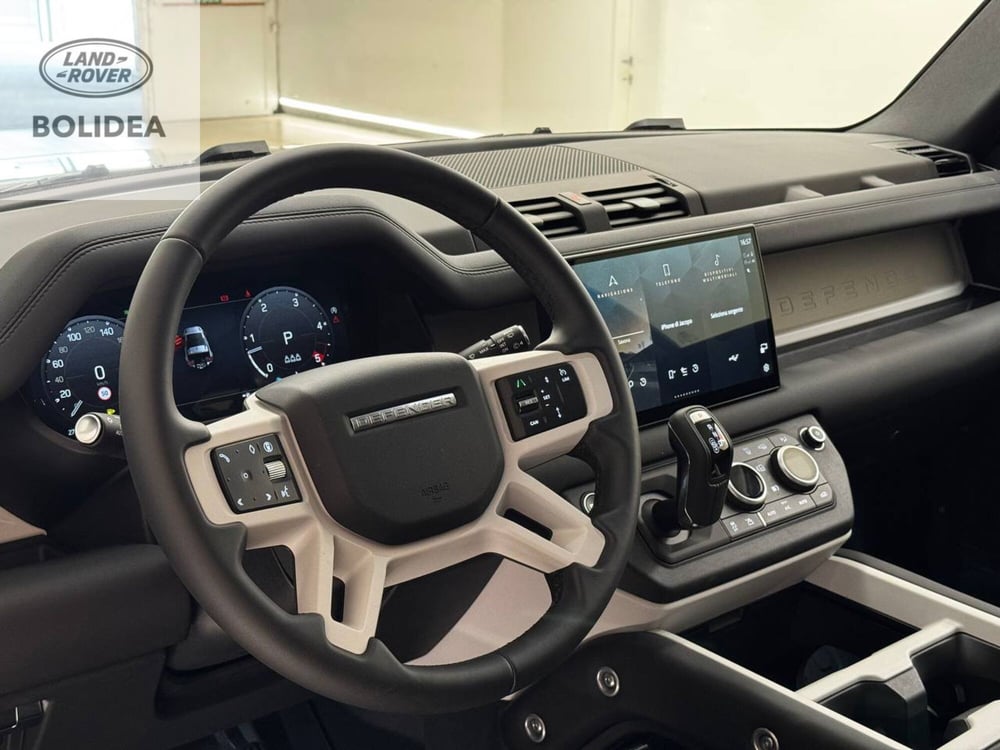 Land Rover Defender usata a Savona (11)