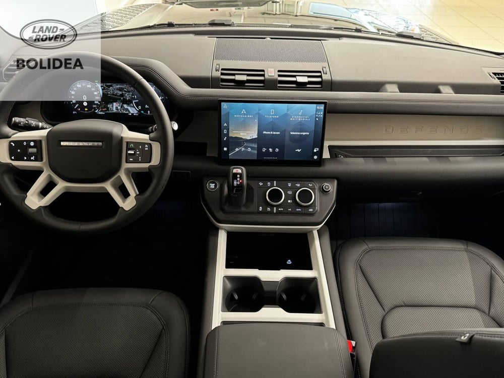 Land Rover Defender usata a Savona (4)