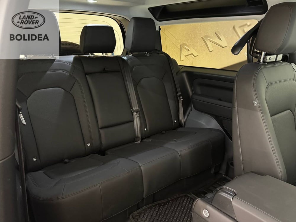 Land Rover Defender usata a Savona (5)