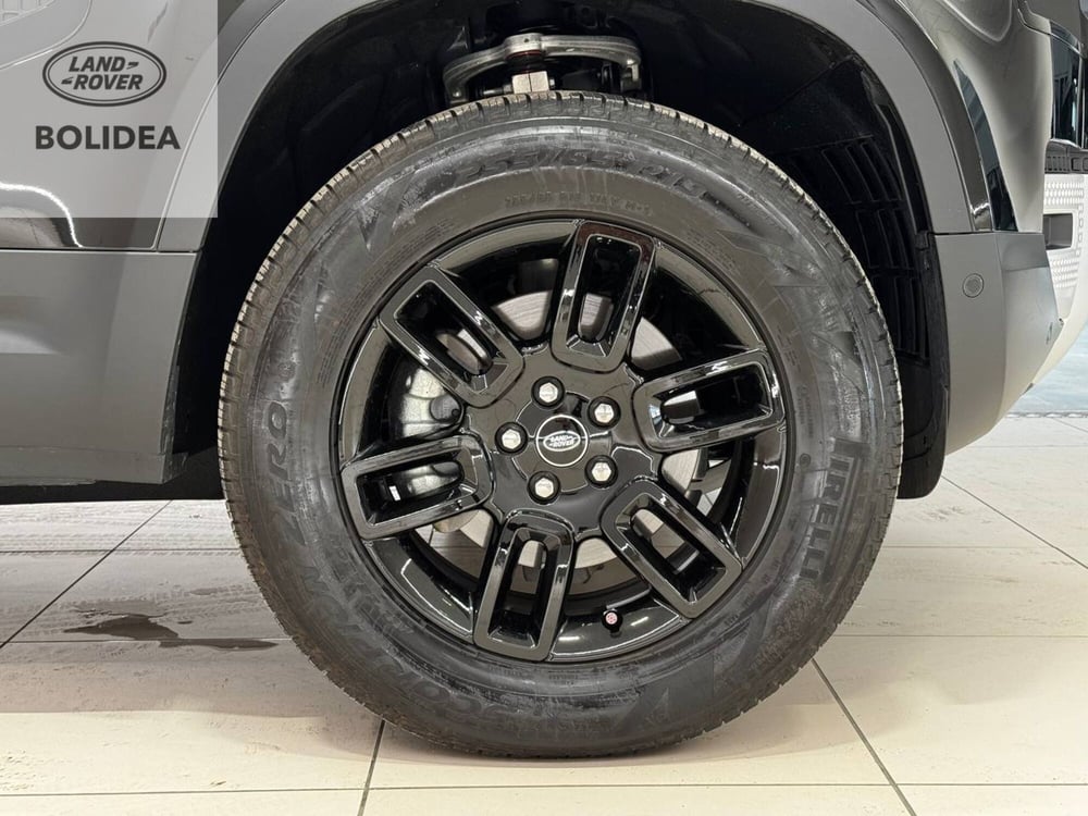 Land Rover Defender usata a Savona (9)