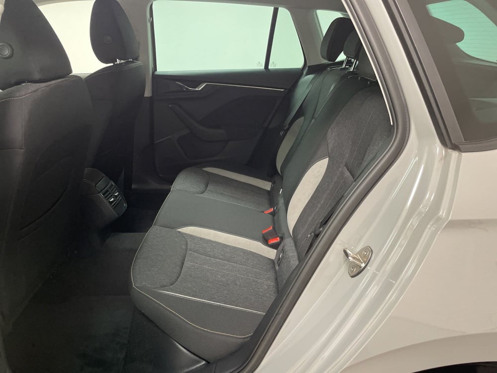Skoda Kamiq usata a Varese (11)