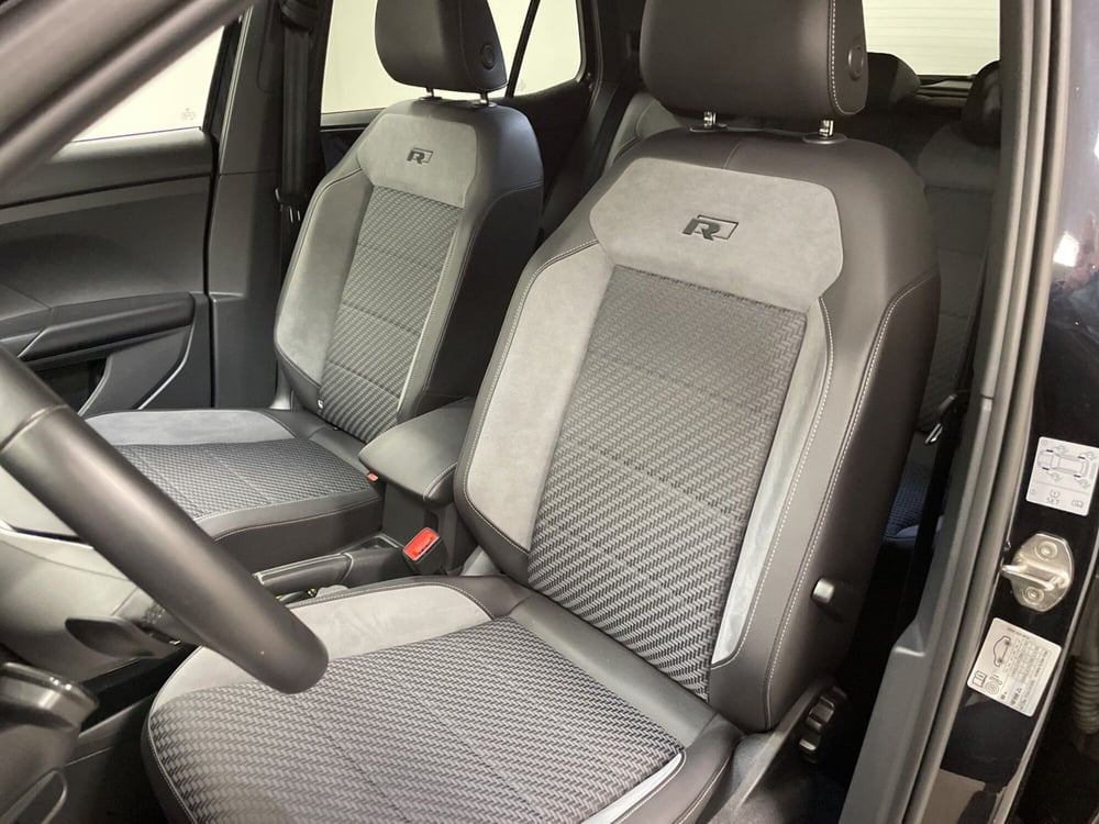 Volkswagen T-Cross usata a Varese (11)