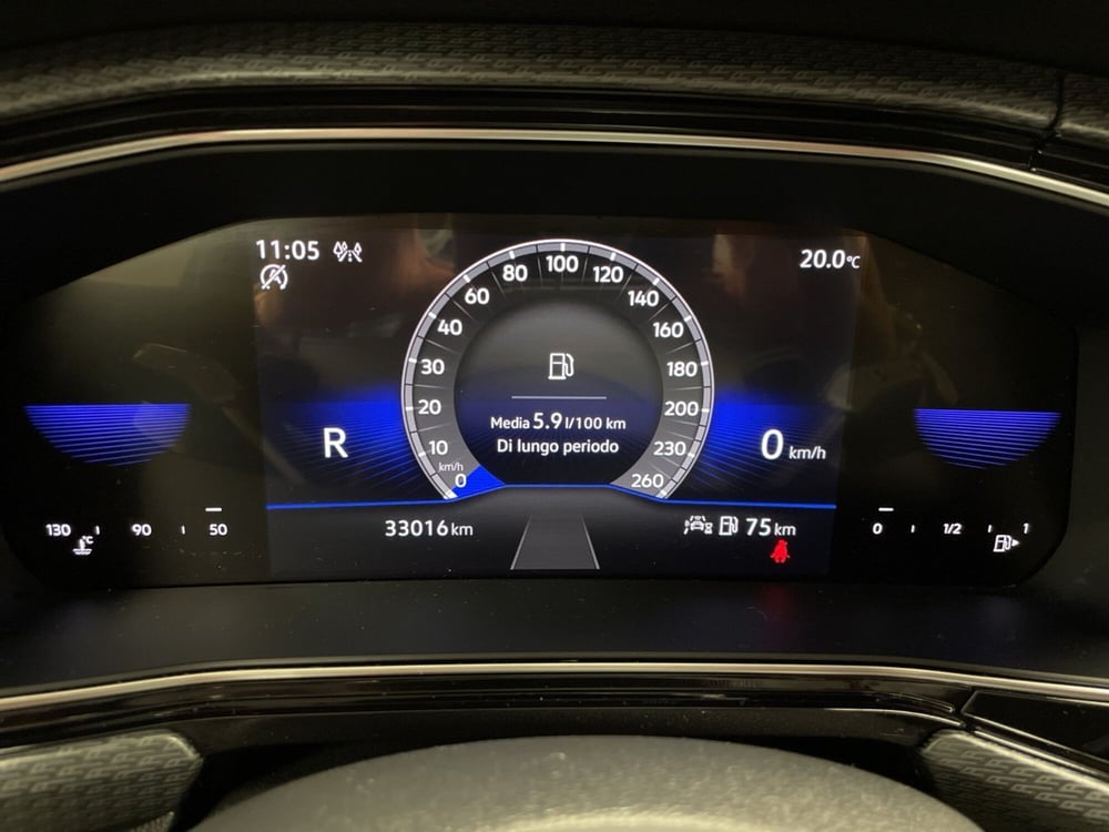 Volkswagen T-Cross usata a Varese (12)