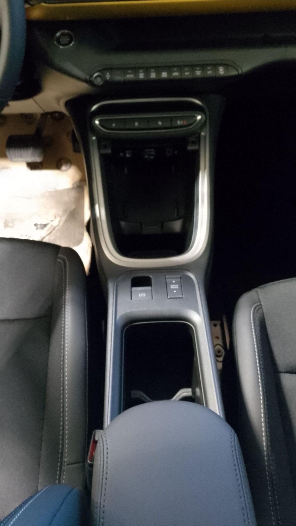 Jeep Avenger nuova a Salerno (10)