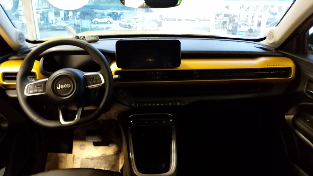 Jeep Avenger nuova a Salerno (5)