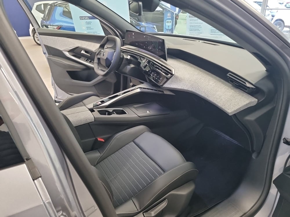 Peugeot 3008 nuova a Lucca (15)