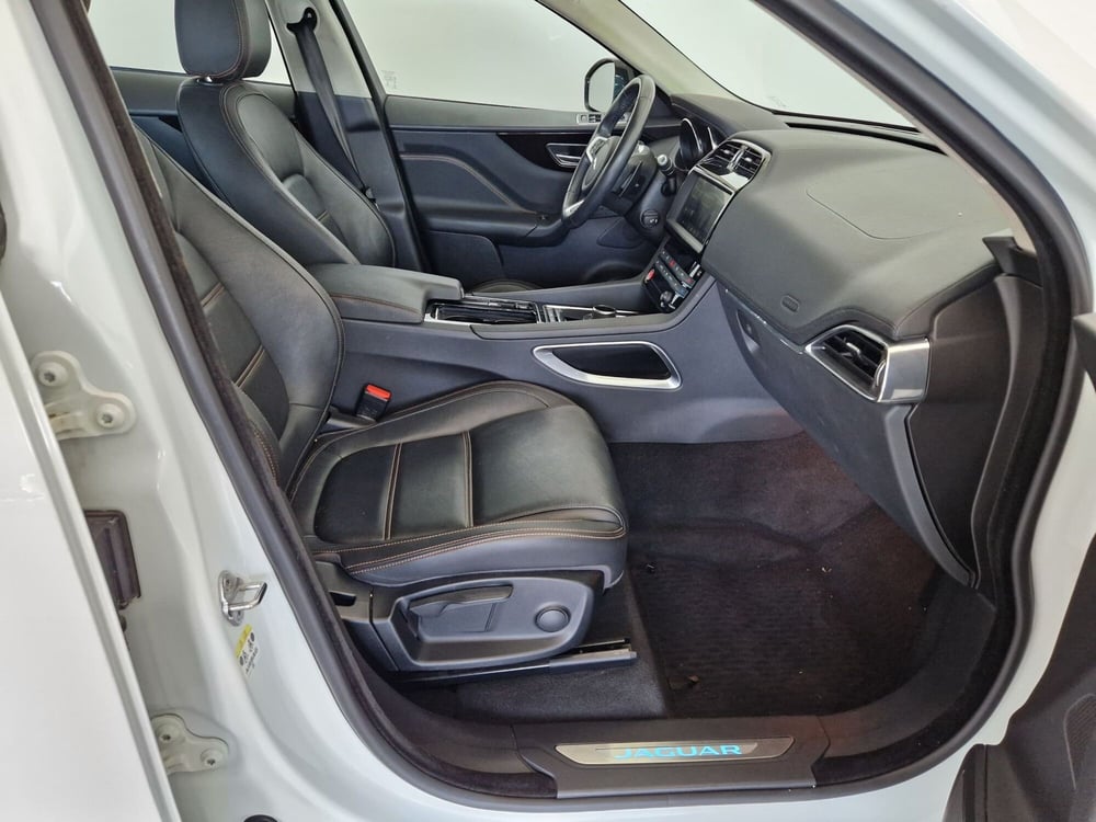 Jaguar F-Pace usata a Modena (3)