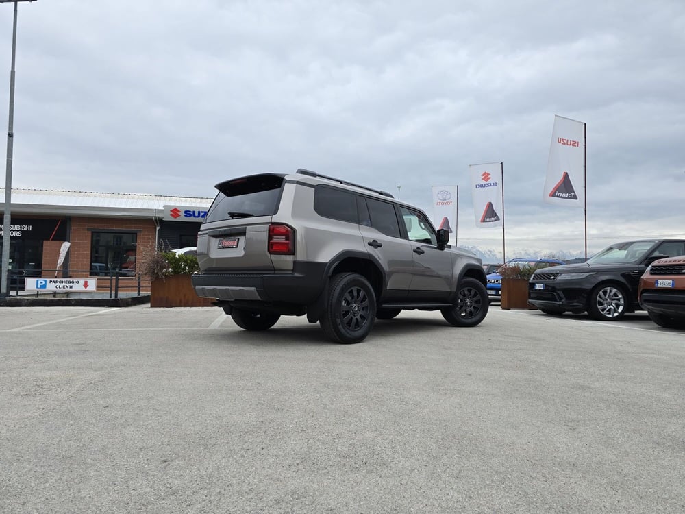 Toyota Land Cruiser nuova a L'Aquila (8)