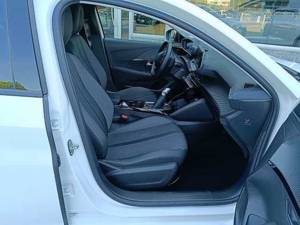 Peugeot 208 usata a Milano (10)